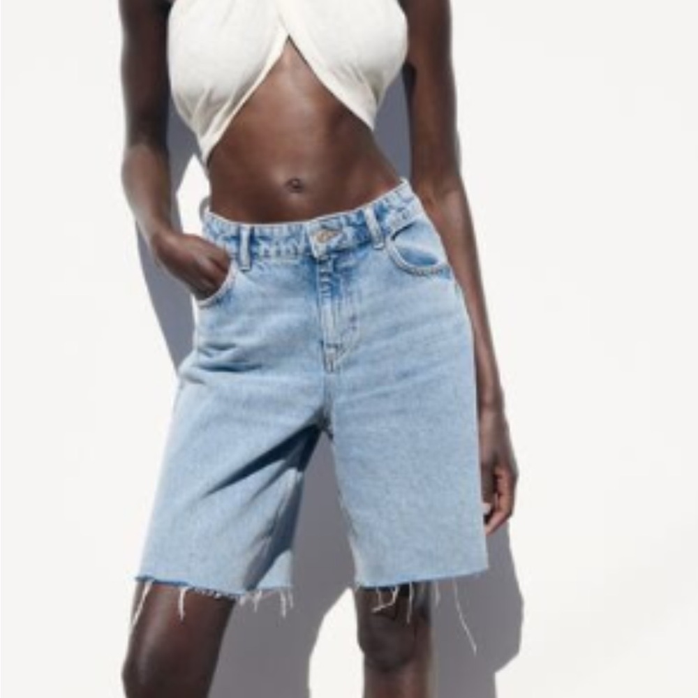 Zara high rise denim jean shorts in medium blue - size 2 and size 6